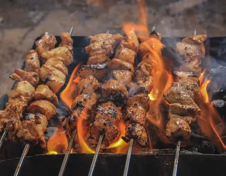 How to Smoke Meat on a Charcoal Grill with Wood Chips