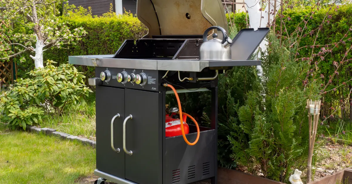 How to Connect a Natural Gas Line to a BBQ